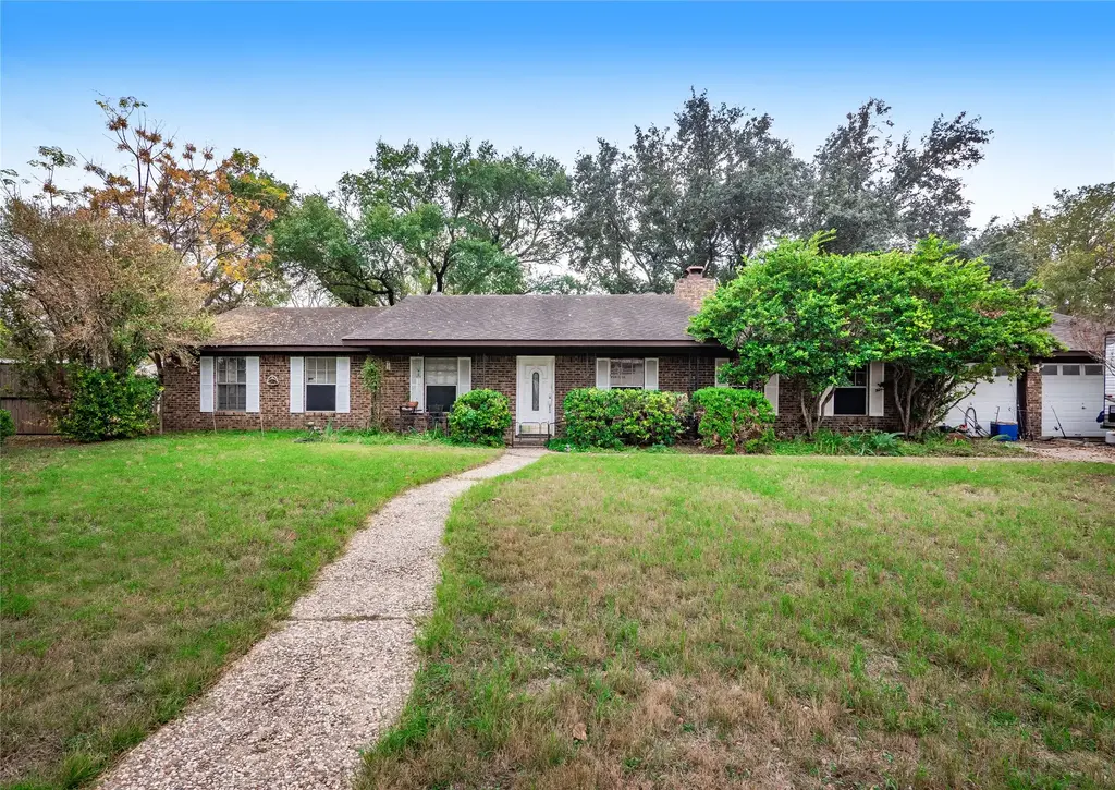 112 Hasler Street, Bastrop