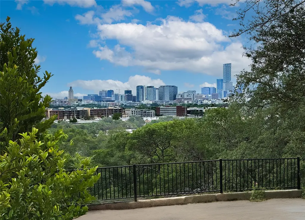4809 Crestway Drive, Austin