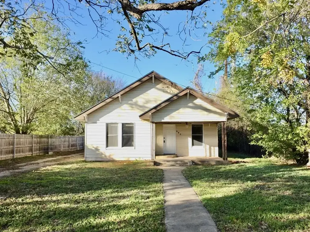 606 Mesquite Street, Bastrop