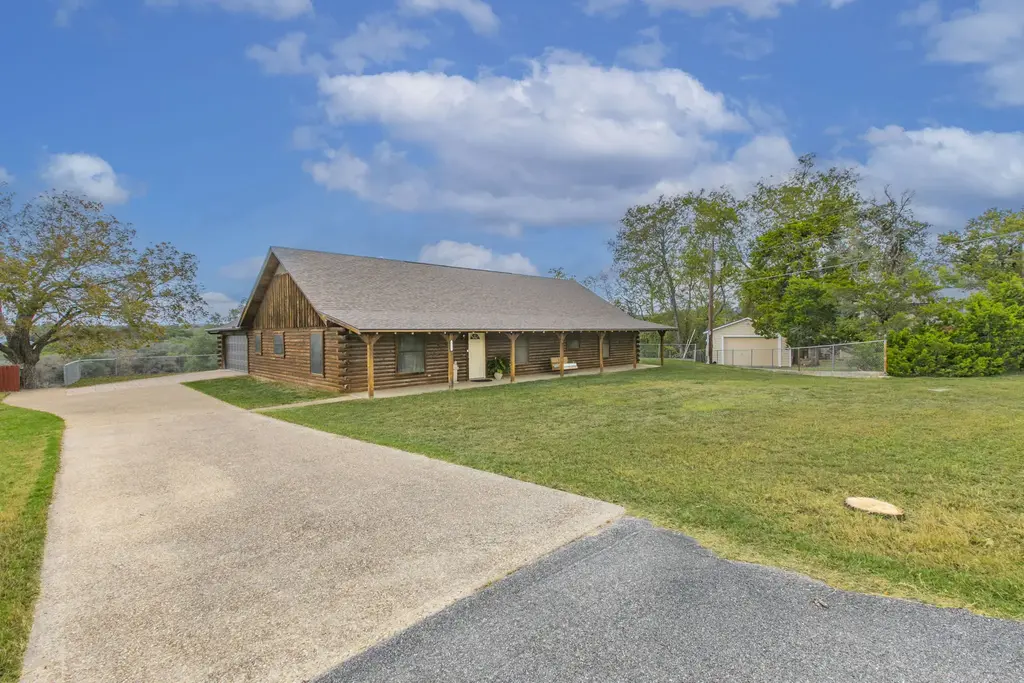 5200 Ledge Road, Temple