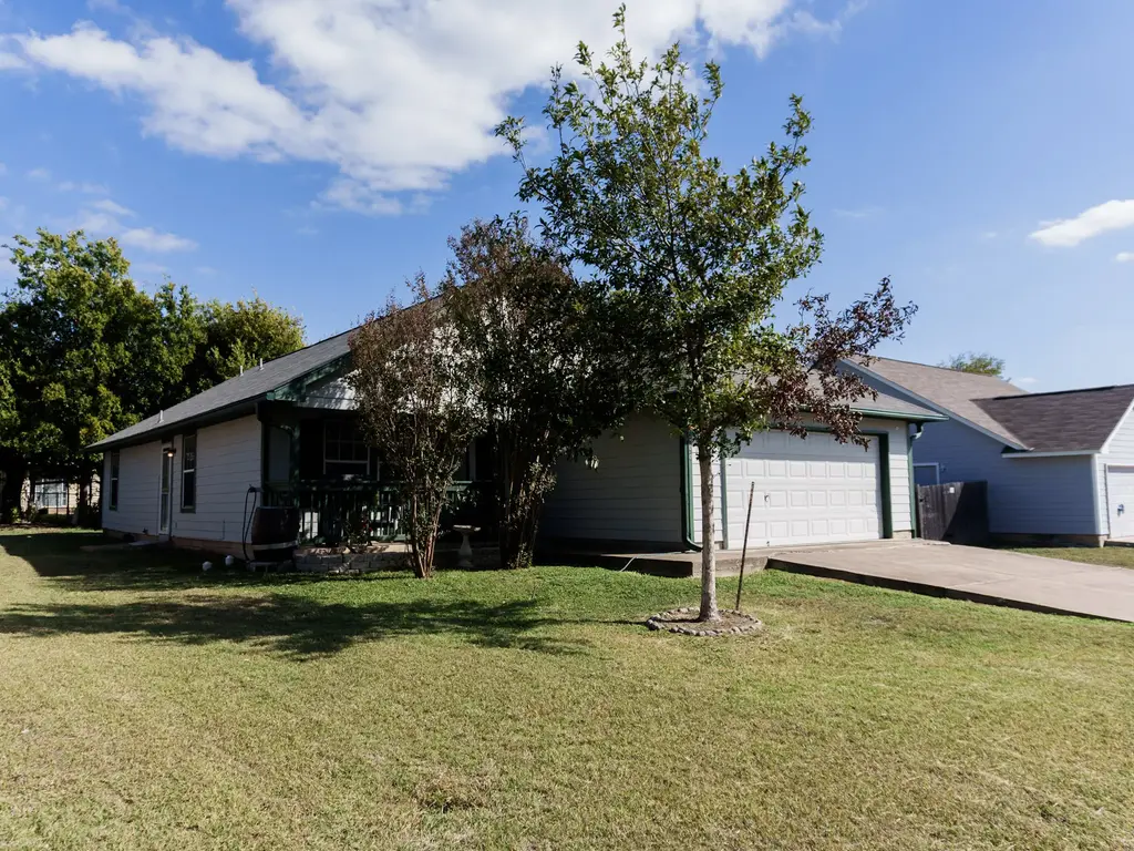 800 Debra Drive, Taylor