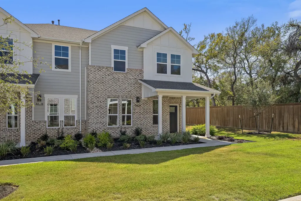 462 Orleanian Drive A, Buda