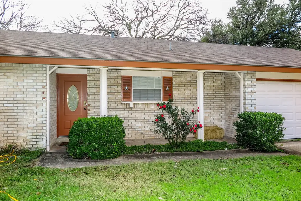 308 Golden Oaks Drive, Georgetown