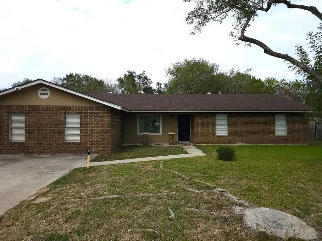 1648 Eastwood Drive, Seguin