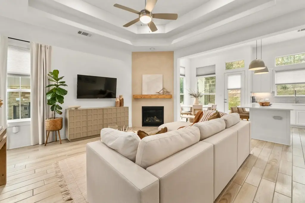 115 Beneteau Drive 77, Austin