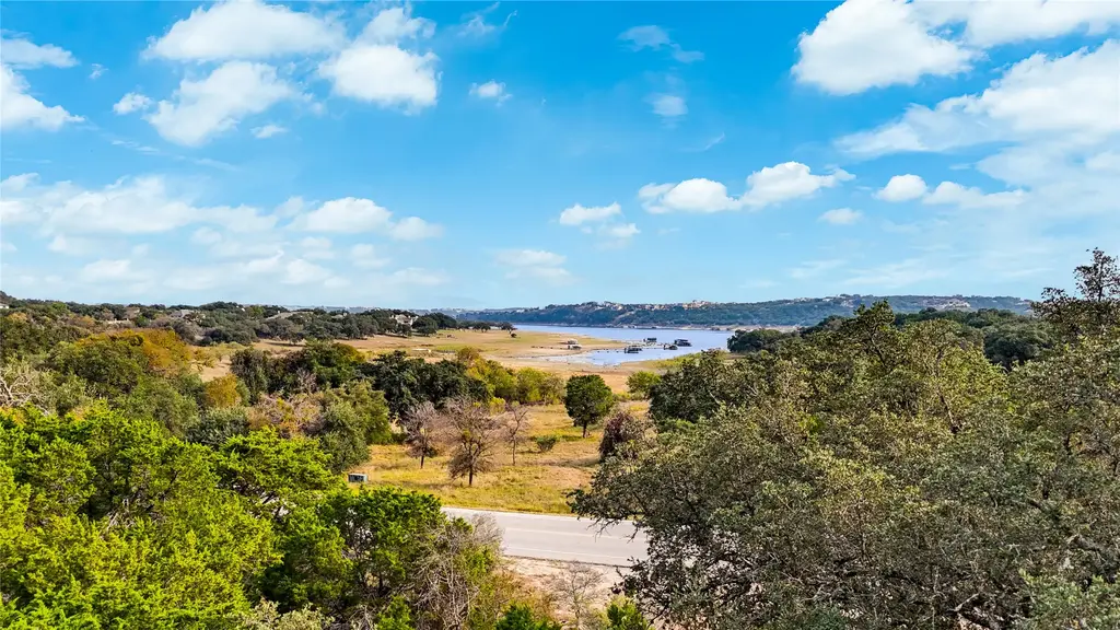 21002 Highland Lake Drive, Lago Vista