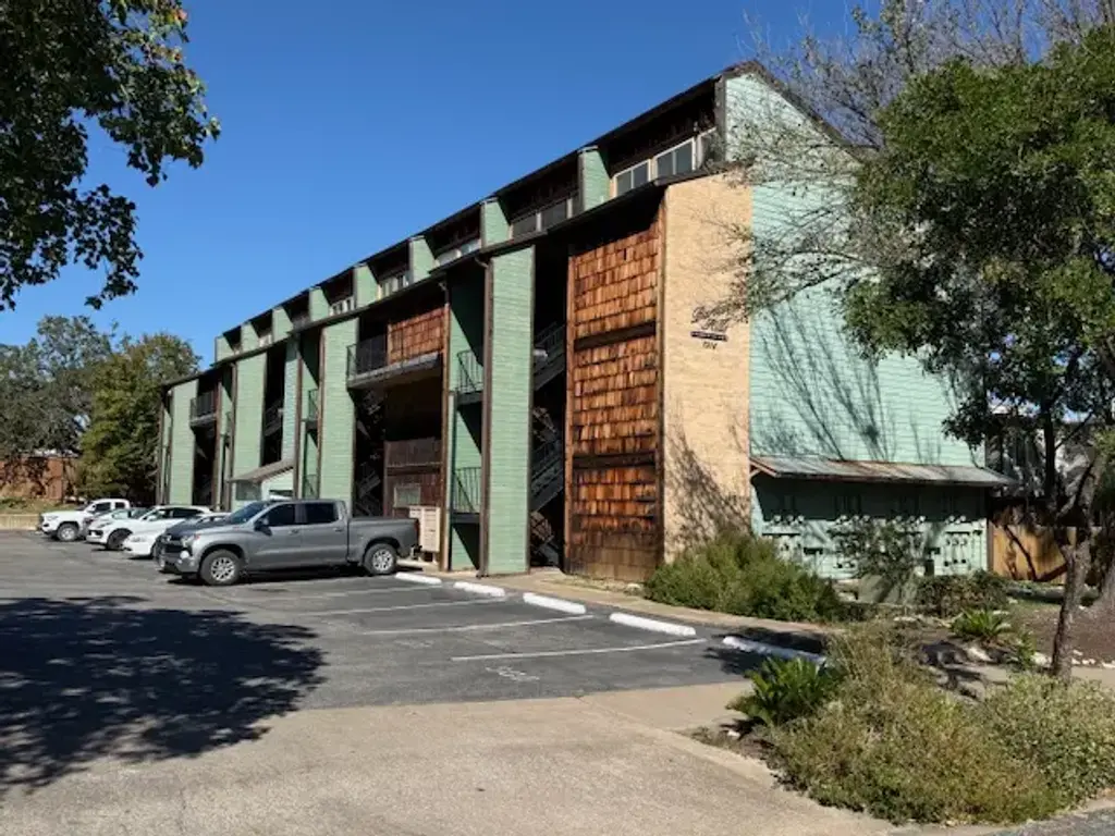 1214 Barton Hills Dr 207, Austin