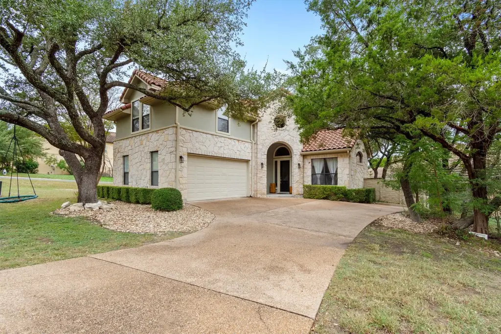 6 Monarch Oaks Lane, The Hills