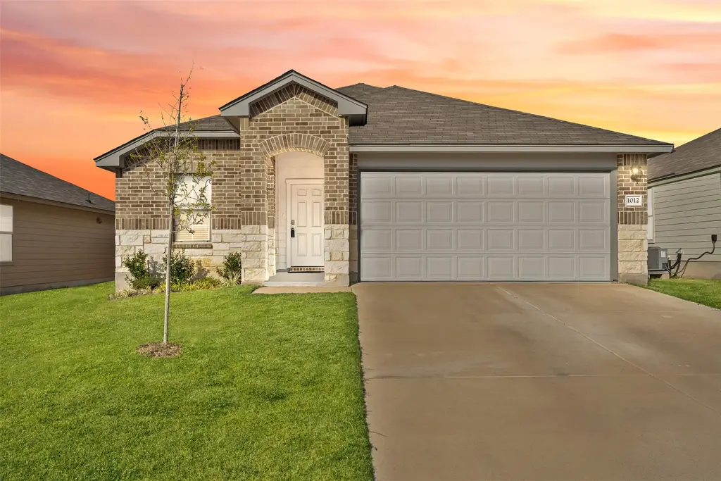 1012 Chambray Drive, Troy