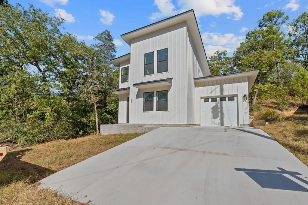 143 Onini Court, Bastrop
