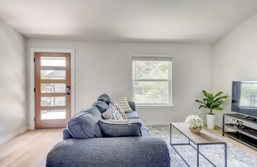 1205 Hollow Creek Drive 202, Austin