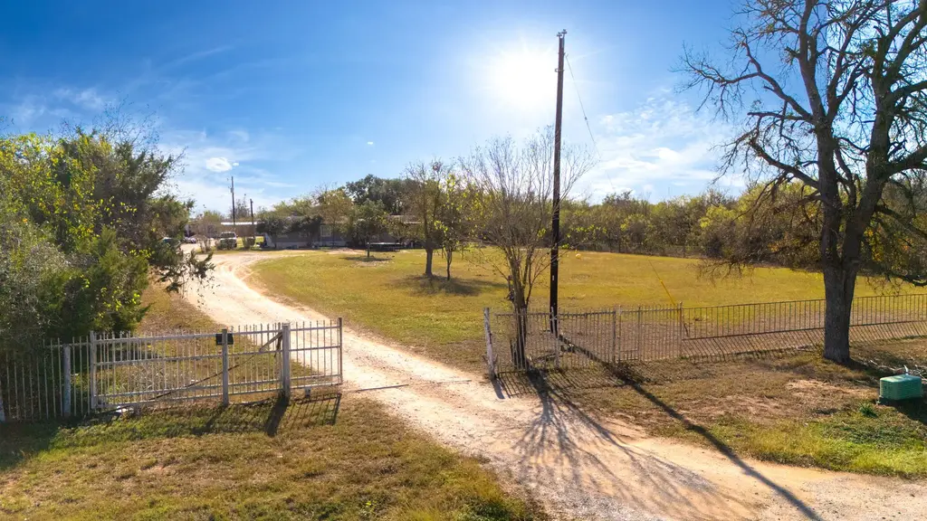 5035 Barth Road, Lockhart