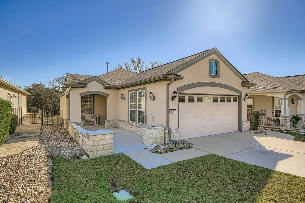 307 Mill Pond Path, Georgetown