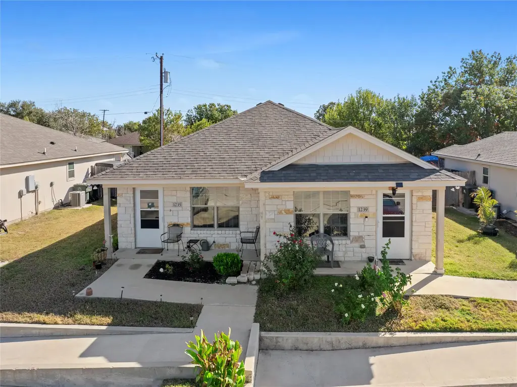 1239 Honor Lane, Temple