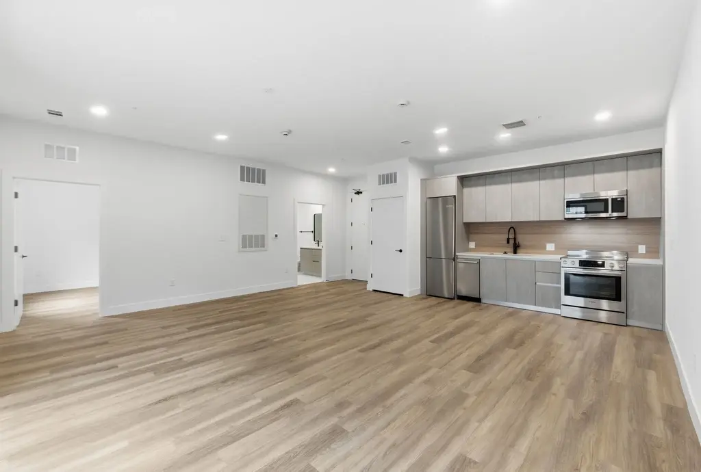 4315 S Congress Avenue 212, Austin