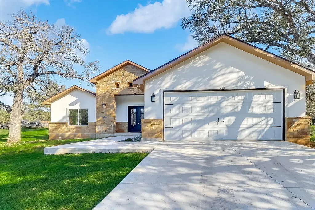 427 E Castleshoals Drive, Granite Shoals