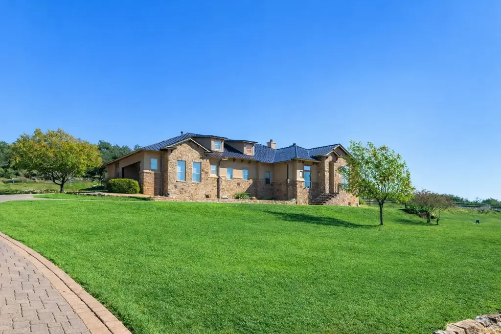 109 Ranchers Club Lane, Driftwood
