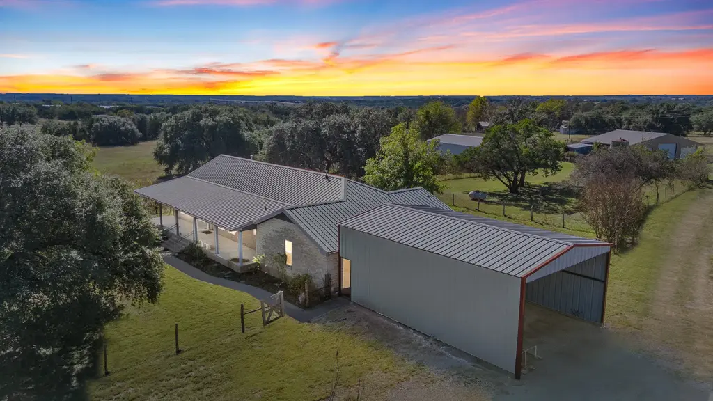 1336 S Fm 1174 S, Bertram