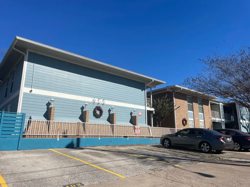 400 W 35th Street 203, Austin