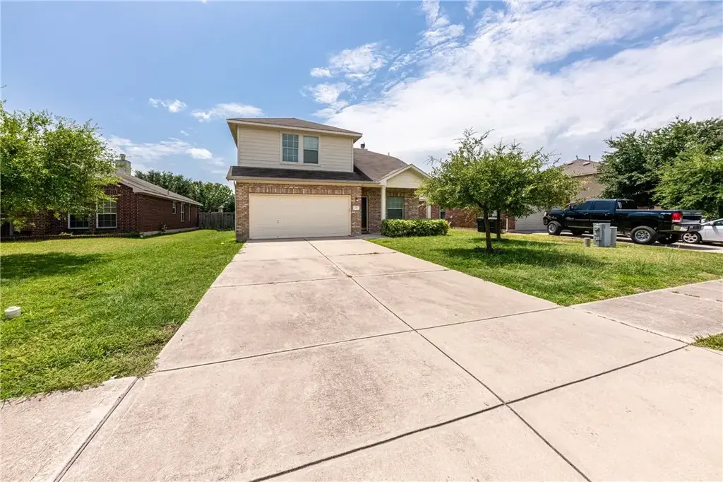 137 Maplewood, Kyle