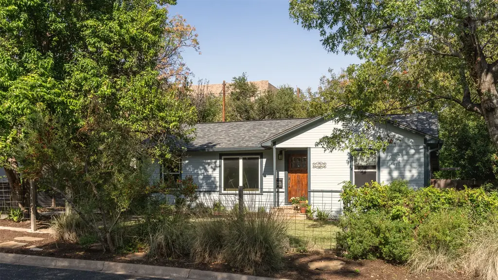 5207 Valley Oak Drive, Austin