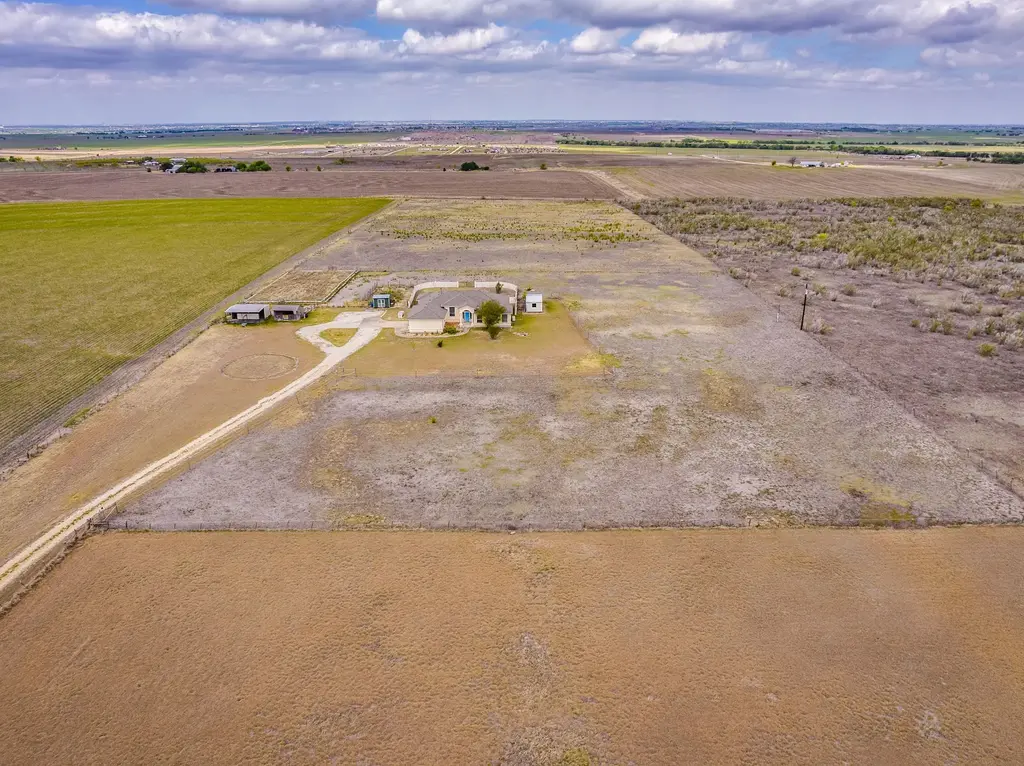 15620 Harry Lind Road, Elgin