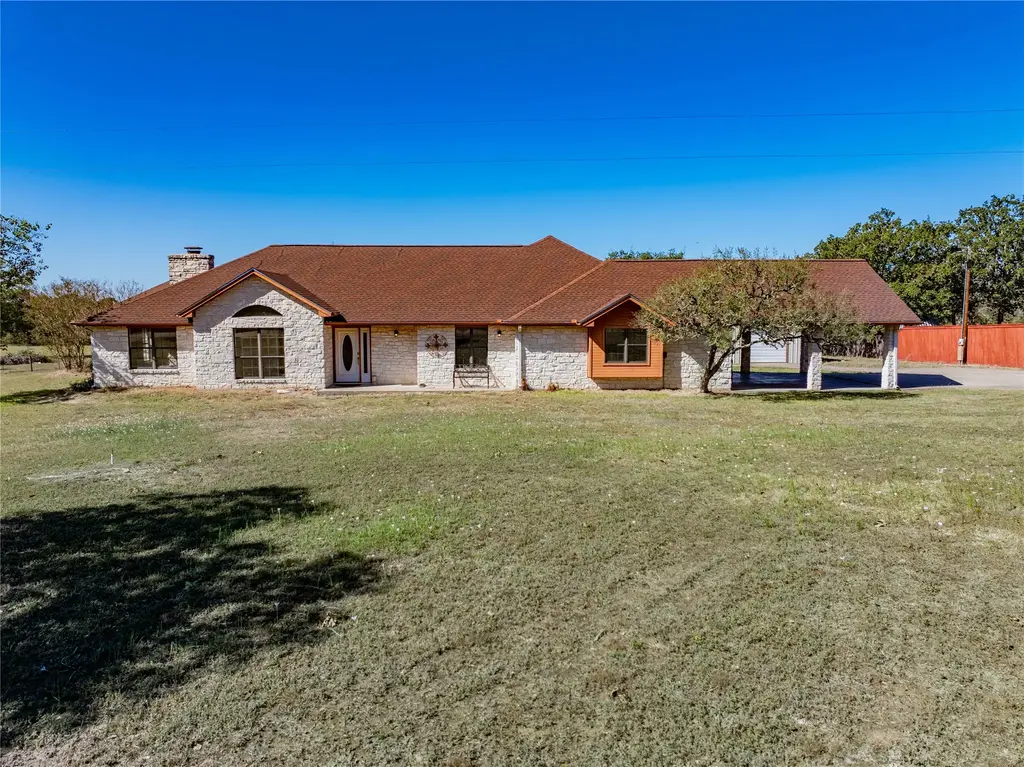 407 North Raymond Road, La Grange