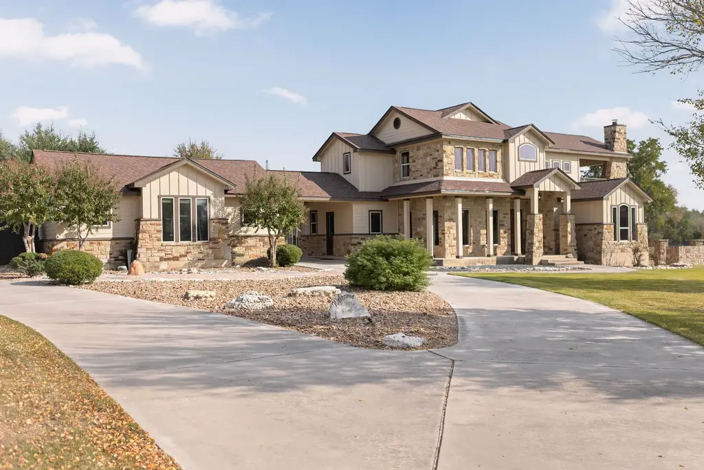 309 Hacienda Place, Dripping Springs