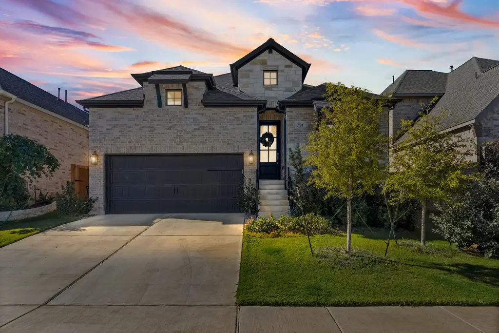 701 Tradewinds Way, Georgetown