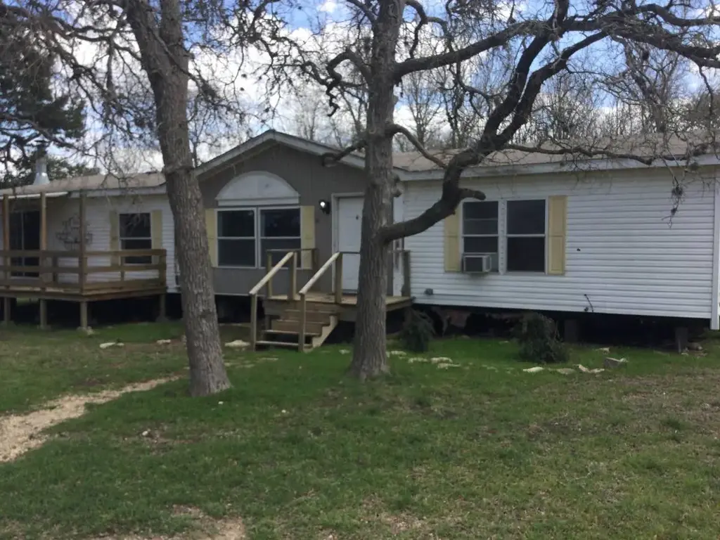 250 Rolling Oaks Drive, Driftwood