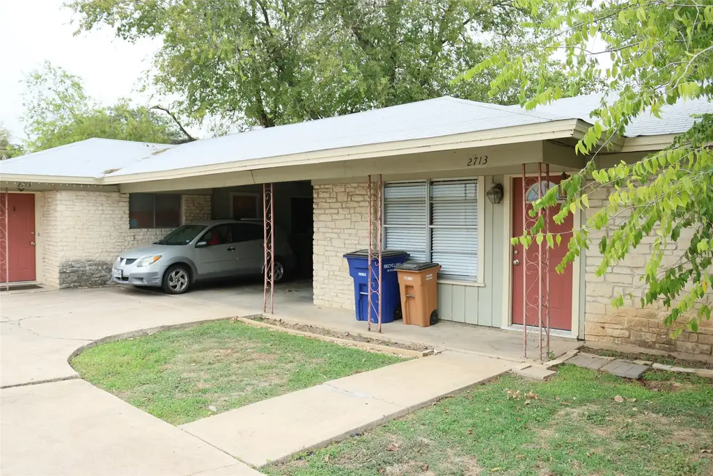 2713 Saint Edwards Circle A, Austin
