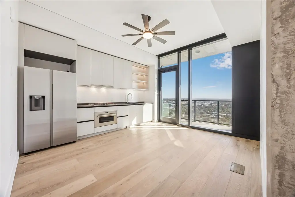 610 Davis Street 2201, Austin