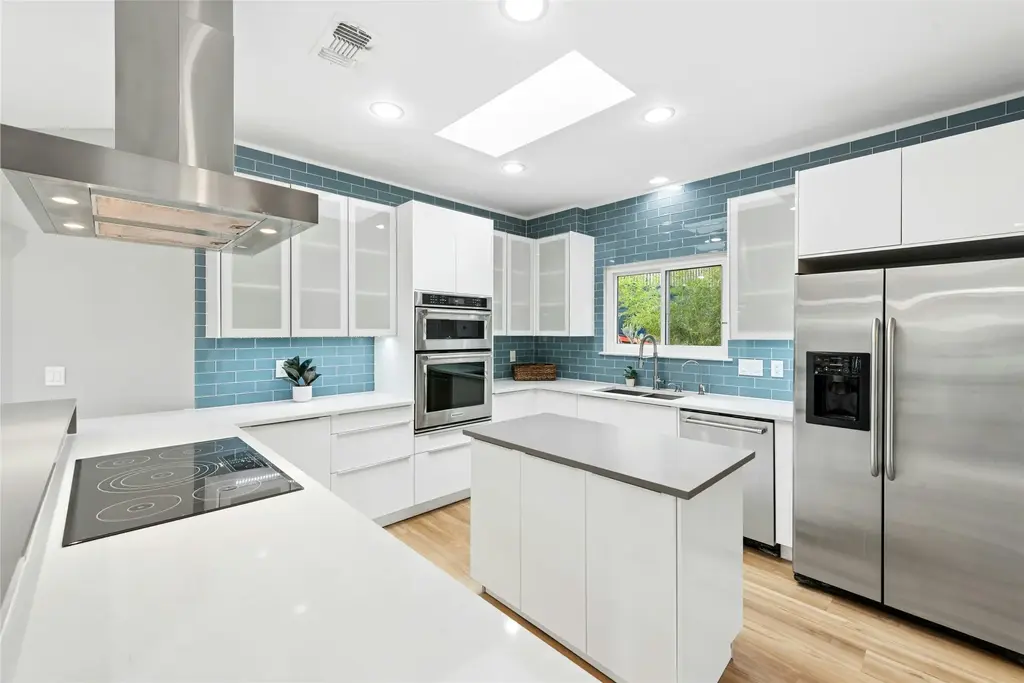 304 Palos Verdes Drive, Lakeway