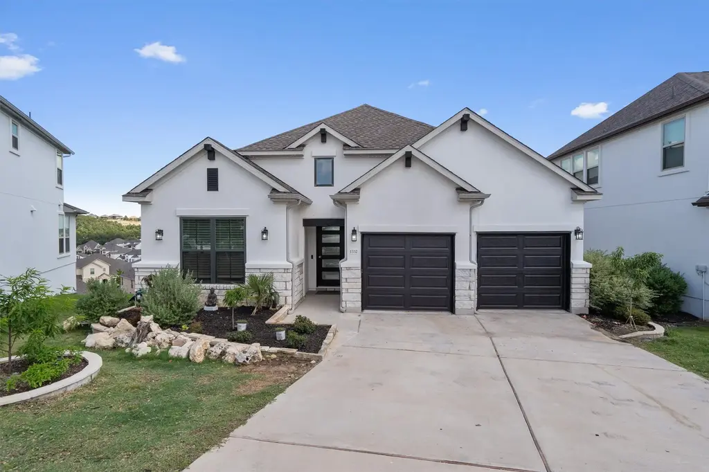 1332 Al Fresco Cove, Leander