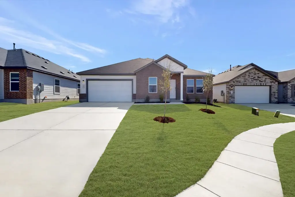 13701 Warnock Trail, Manor
