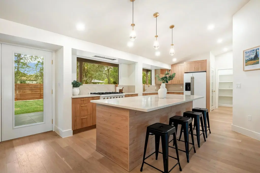 6404 Blarwood Drive, Austin