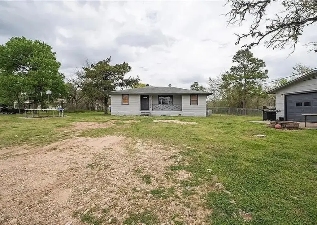 250 Rick Road, La Grange