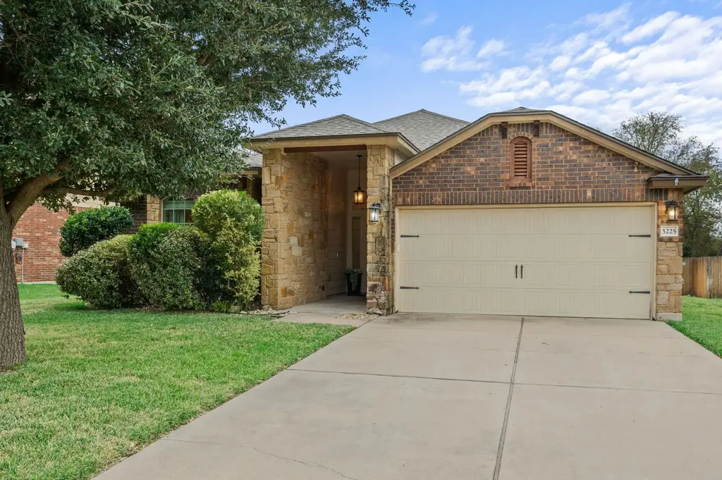 5225 Sandstone Drive, Temple