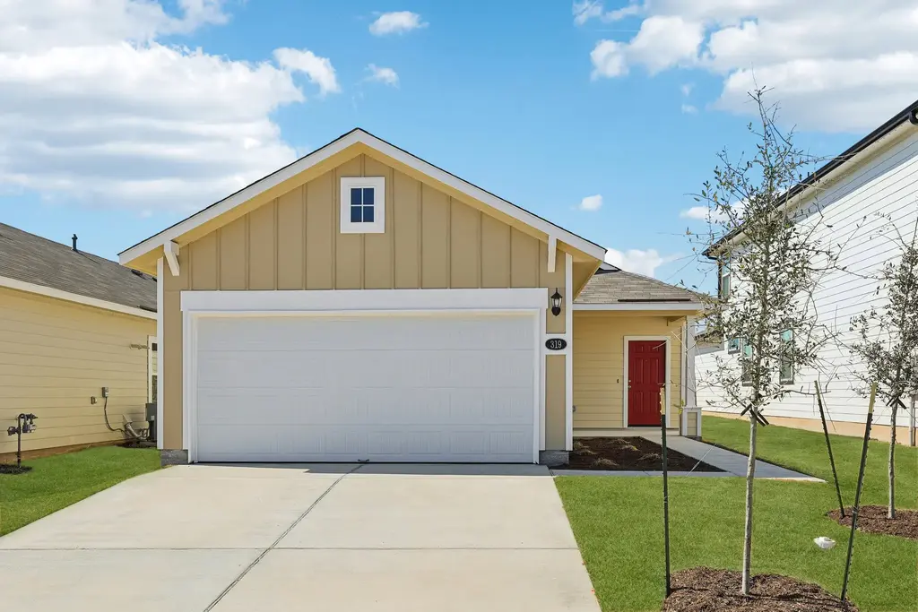 319 Haywood Manor, Maxwell