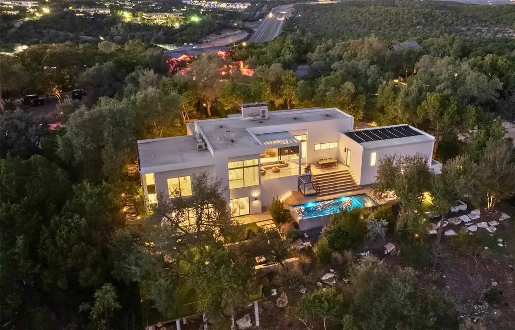 1904 Yaupon Valley Road, West Lake Hills