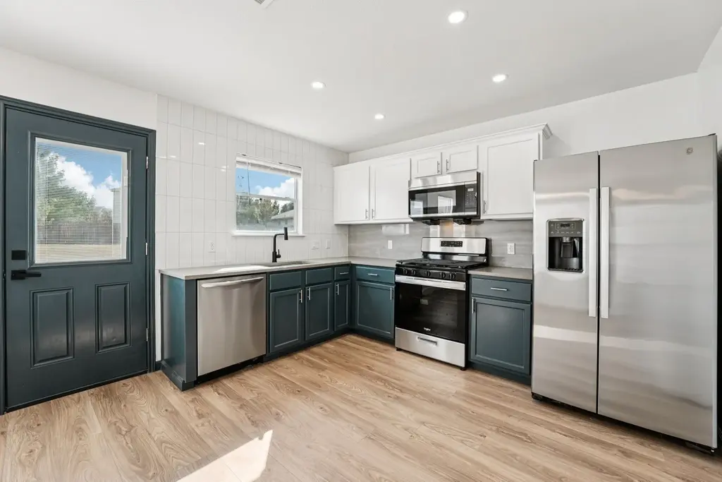 429 Atlantis, Kyle