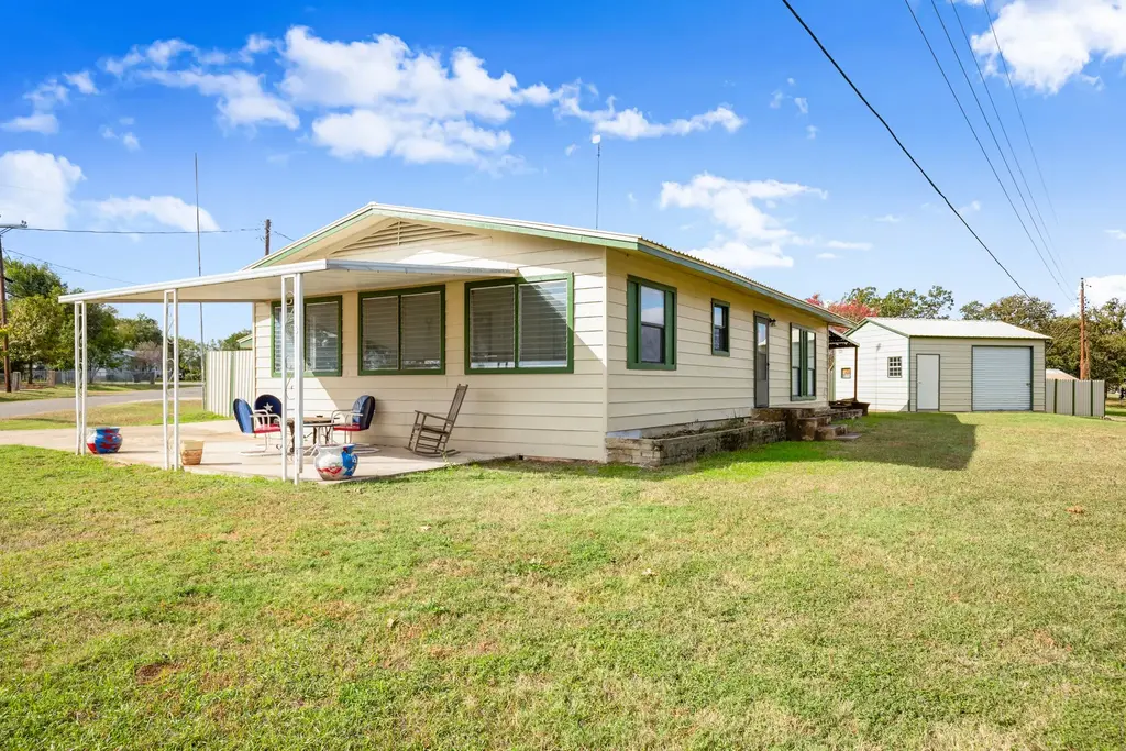210 Striper Haven Lane, Buchanan Dam