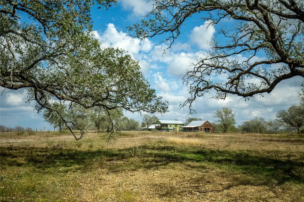 698 Hilbrich Road, Westhoff