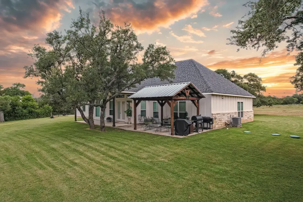815 County Road 207, Liberty Hill