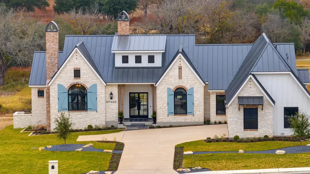 4412 Comanche Trace Drive, Kerrville