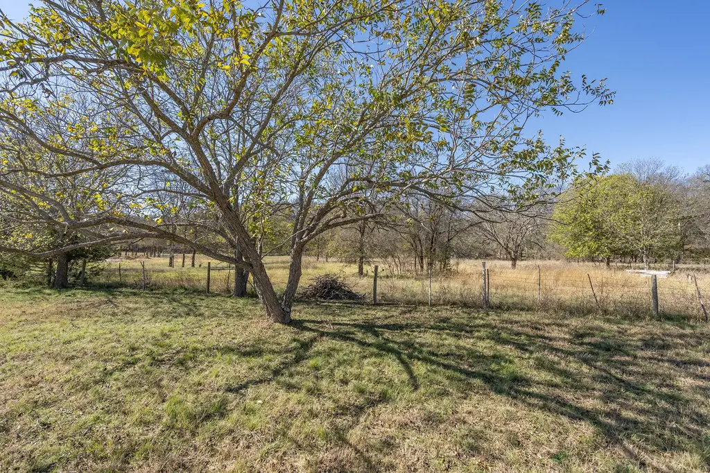 138 River Road, Liberty Hill