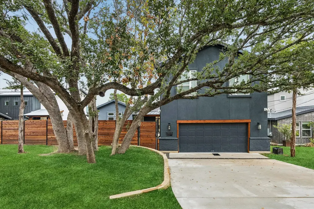 11123 Lakeside Drive, Jonestown
