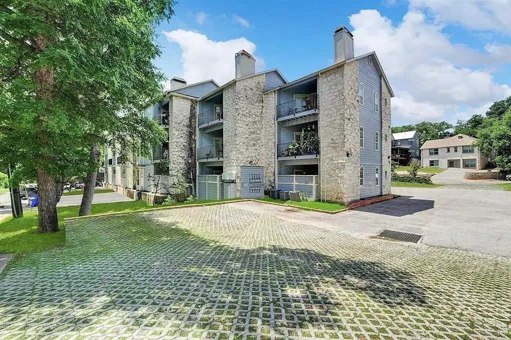 3111 Tom Green Street 204, Austin