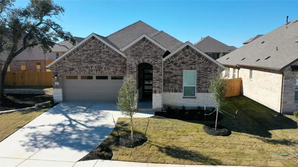 1916 Crooked Creek Street, Leander