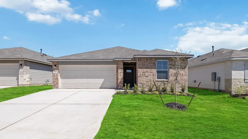 232 Juan Cordona Drive, Buda